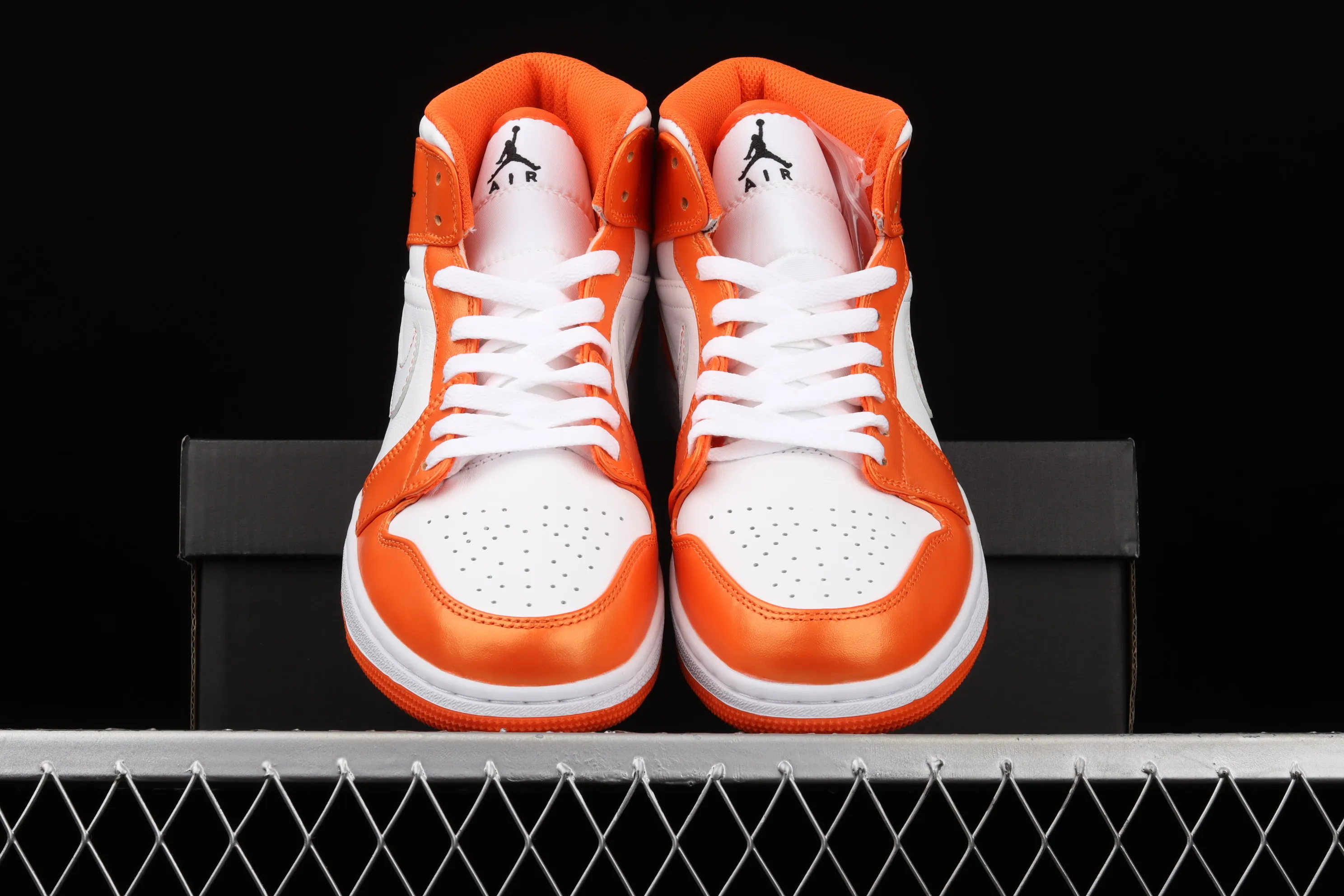 All Categories Air Jordan Jordan Series Basketball Shoes Air Jordan 1 Mid Air Jordan 1 Mid AJ1 Joe 1 White Orange Mid-top Cultural Basketball Shoes DM3531-800